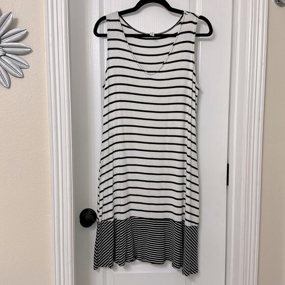Perception concepts striped black and white dress sleeveless size M - Picture 1 of 4